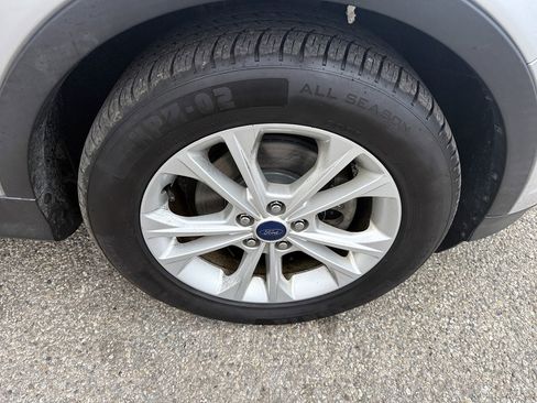 Used 2017 Ford Escape SE w/ SE Leather Comfort Package image 8