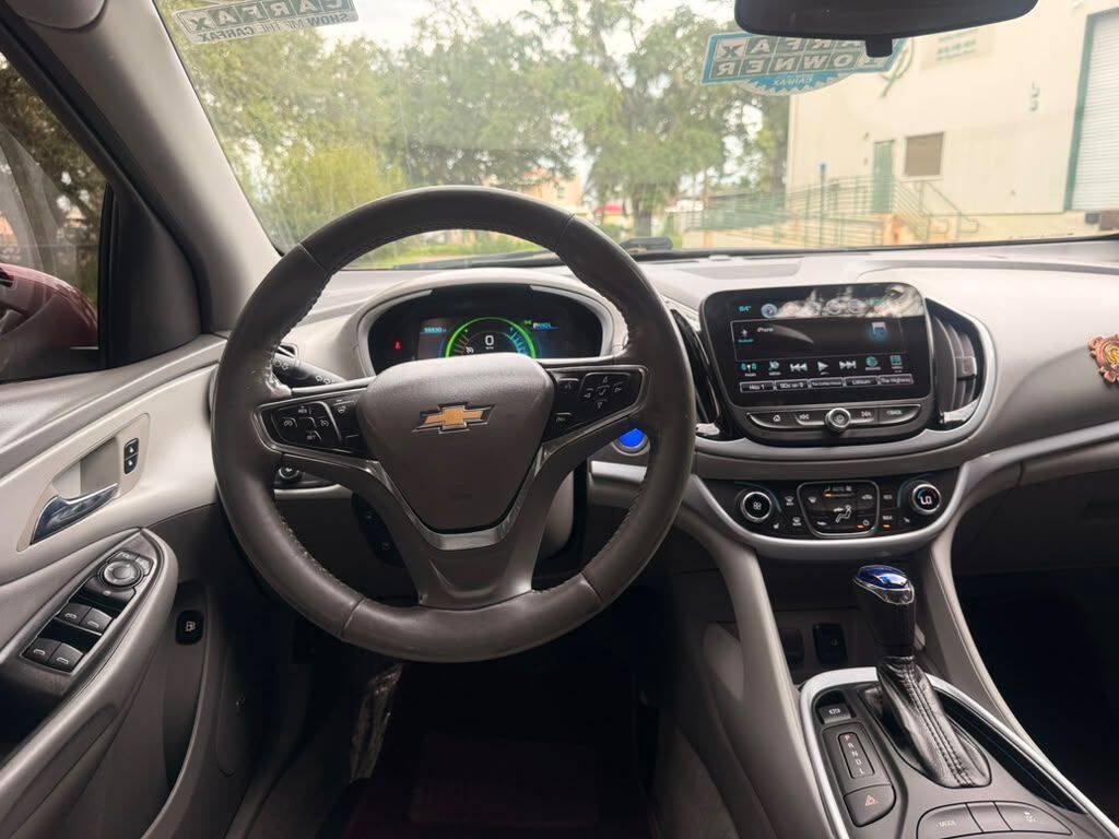 Used 2017 Chevrolet Volt LT w/ Comfort Package FWD image 14