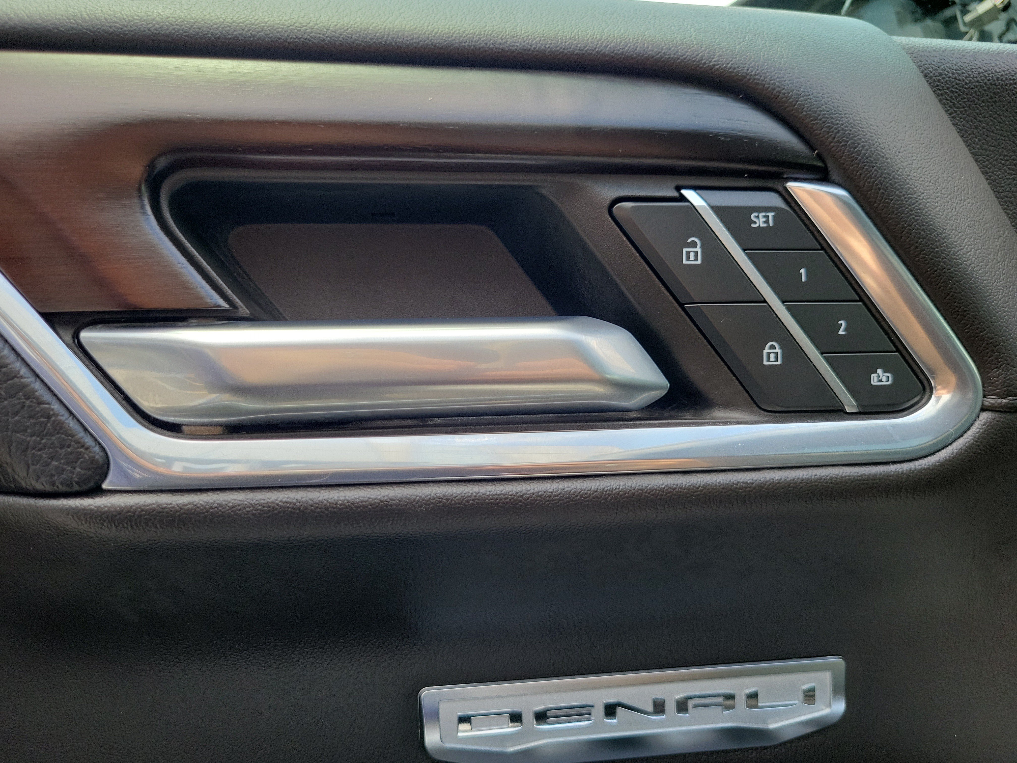 Used 2024 GMC Sierra 1500 Denali w/ Technology Package AWD/4WD image 25