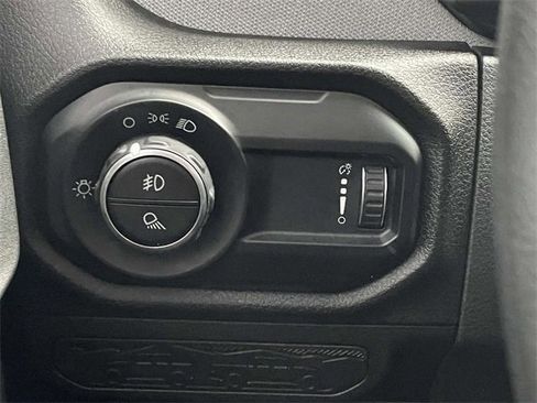 Used 2025 Jeep Gladiator Sport image 17