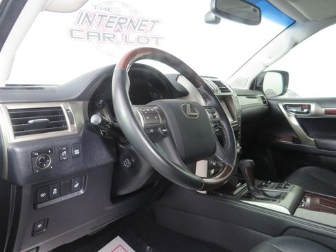 Used 2019 Lexus GX 460 Luxury image 10