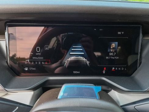 New 2026 GMC Acadia Denali w/ Super Cruise Package FWD image 18