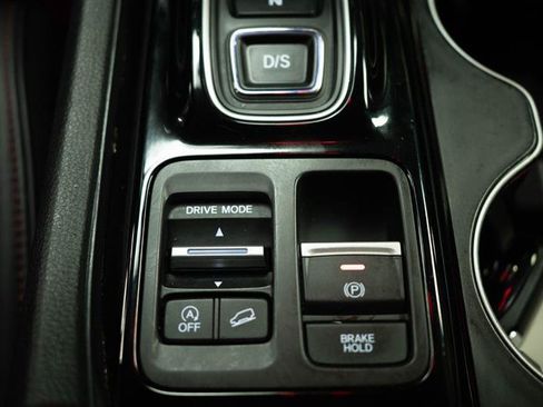 Used 2025 Honda Pilot Black Edition image 24