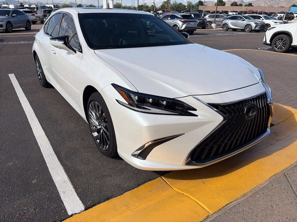 Used 2025 Lexus ES 300h w/ Accessory Package (Z2) FWD image 3
