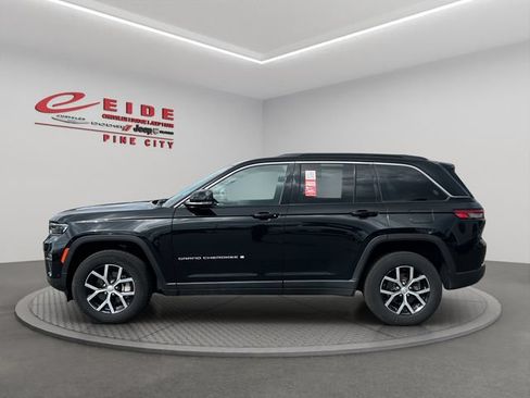 Used 2025 Jeep Grand Cherokee Limited w/ Luxury Tech Group II AWD/4WD image 6