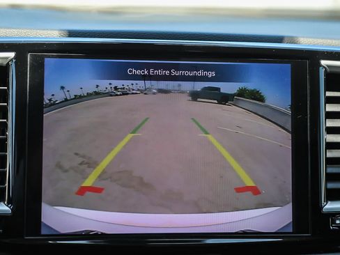 Used 2022 Chrysler Pacifica Touring-L FWD image 24