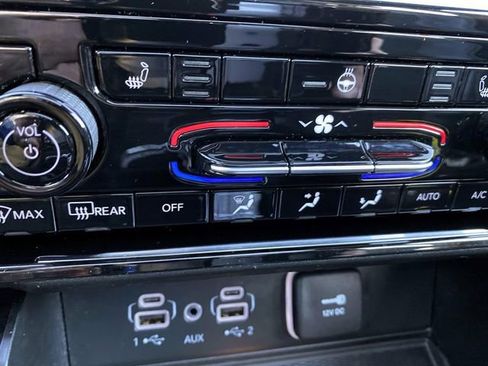 Used 2024 Jeep Grand Cherokee L Altitude image 31