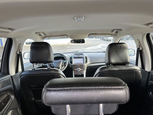 Used 2020 Ford Edge Titanium w/ Class II Trailer Tow Package AWD/4WD image 8
