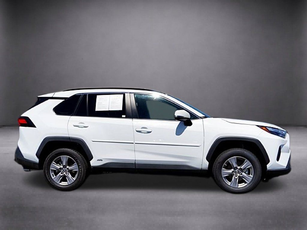 Used 2024 Toyota RAV4 LE AWD/4WD image 3