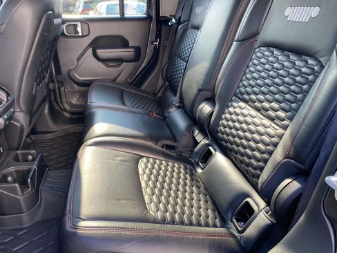 Used 2021 Jeep Gladiator Rubicon AWD/4WD image 23