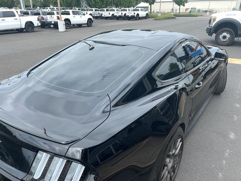 Used 2015 Ford Mustang Coupe RWD image 9