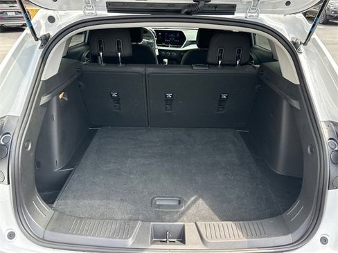 Used 2025 Chevrolet Trax LS w/ LS Convenience Package image 24