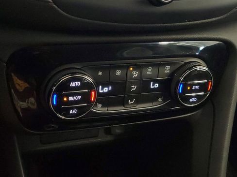 Used 2023 Buick Encore GX Select w/ Sport Touring Package FWD image 21