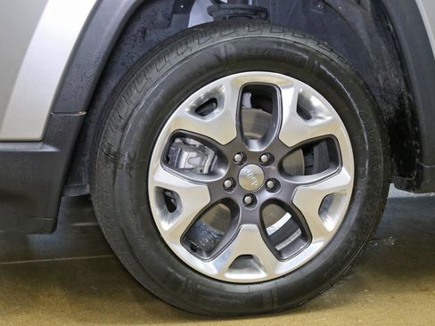 Used 2020 Jeep Compass Limited image 22