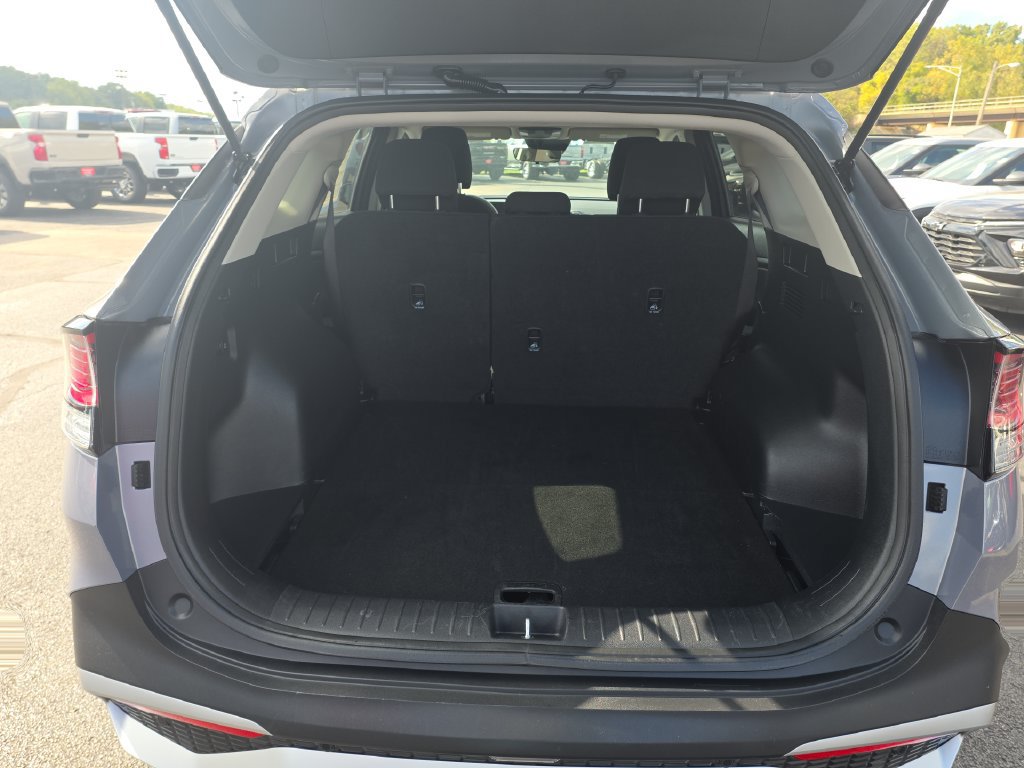 Used 2025 Kia Sportage LX FWD image 30