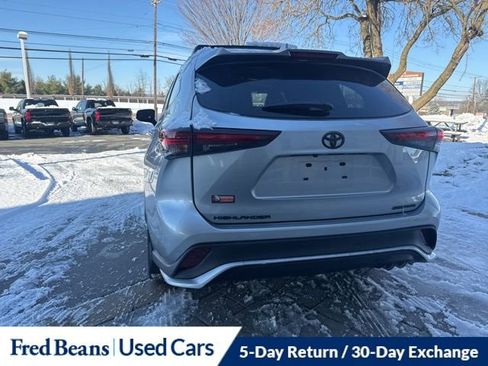 Used 2024 Toyota Highlander XSE image 8