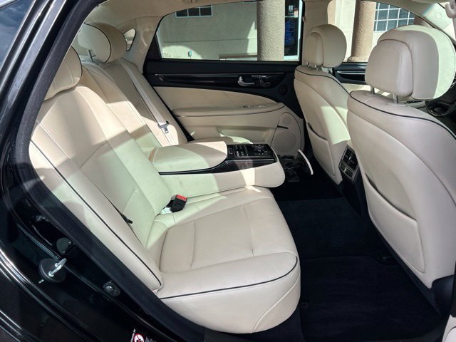 Used 2015 Hyundai Equus Signature RWD image 8