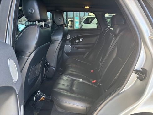 Used 2016 Land Rover Range Rover Evoque SE Premium image 18