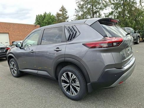 Used 2023 Nissan Rogue SV image 4