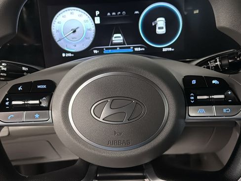 Used 2024 Hyundai Elantra SEL FWD image 11