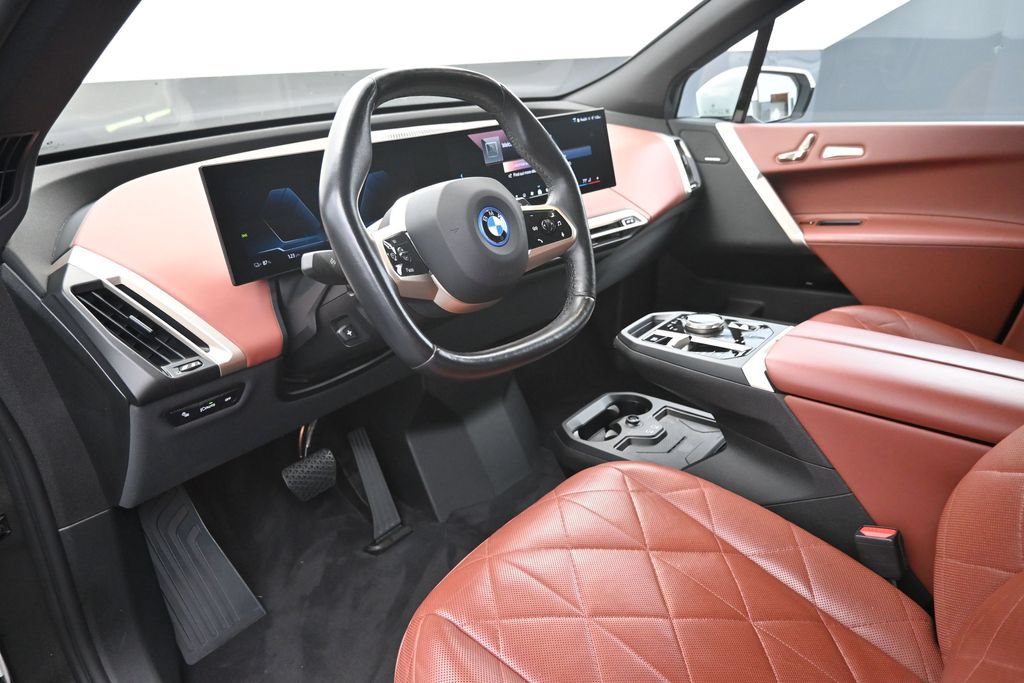 Certified 2024 BMW iX xDrive50 w/ Premium Package AWD/4WD image 11