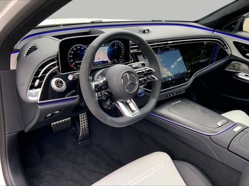 New 2026 Mercedes-Benz E 53 AMG e 4MATIC Sedan image 9