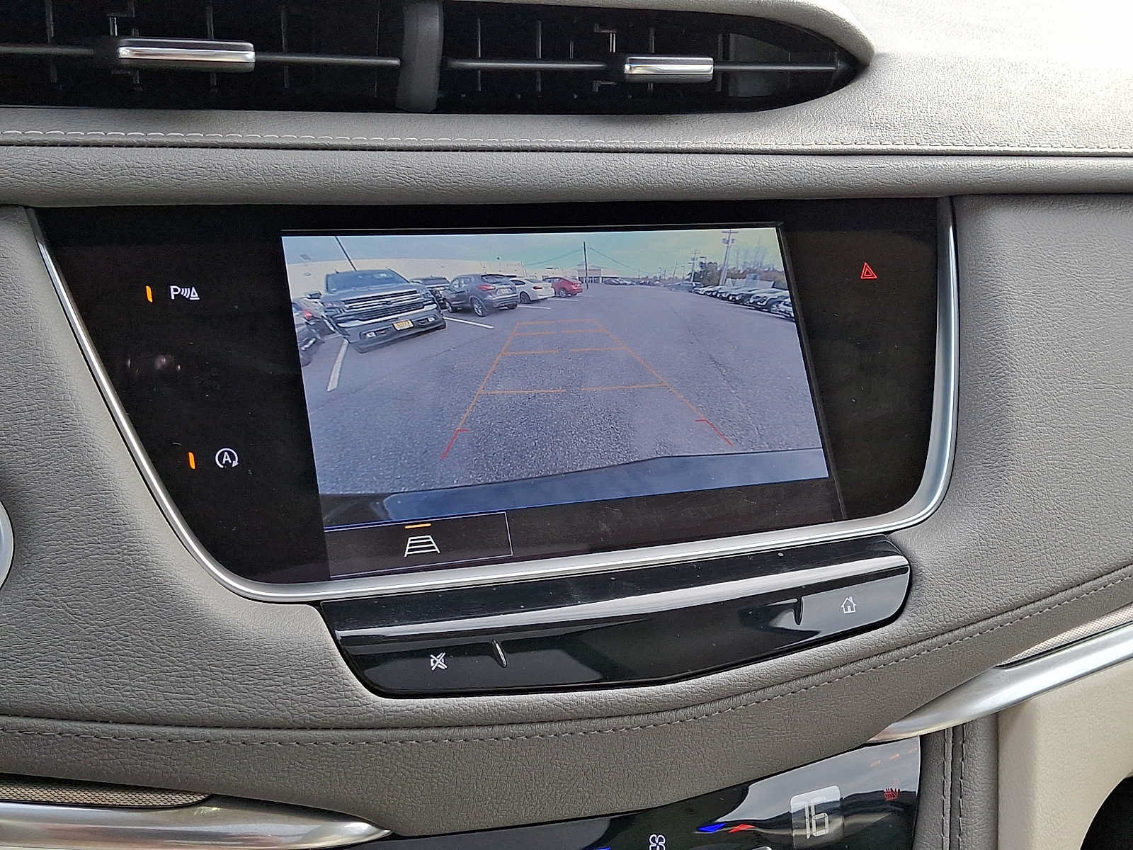 Used 2024 Cadillac XT5 Premium Luxury w/ LPO, Floor Liner Package AWD/4WD image 19