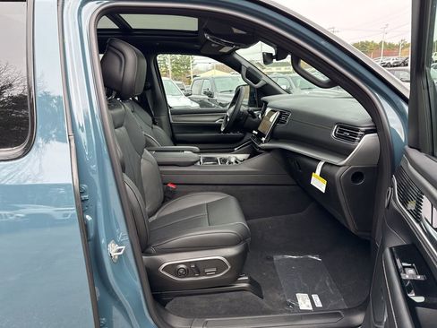 New 2026 Jeep Grand Wagoneer 4WD image 33