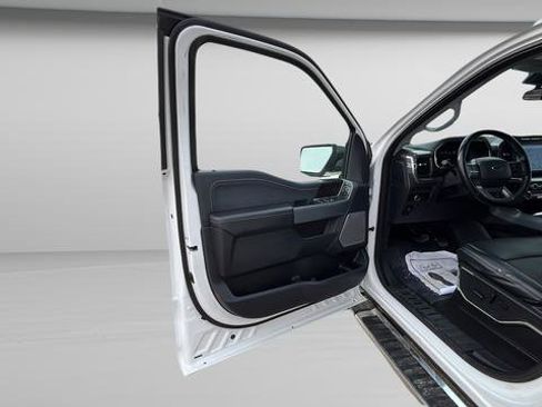 Used 2023 Ford F150 Lariat w/ Trailer Tow Package image 9