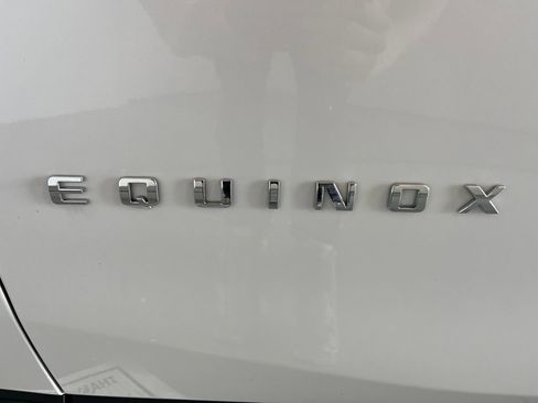 Used 2023 Chevrolet Equinox Premier AWD/4WD image 40