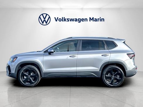 New 2026 Volkswagen Taos SEL image 2