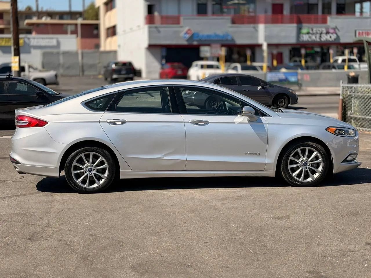 Used 2017 Ford Fusion SE w/ Equipment Group 602A FWD image 19