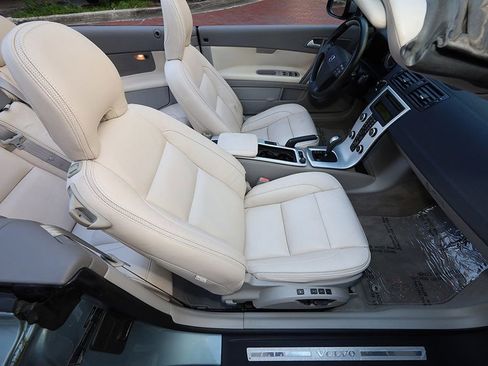 Used 2012 Volvo C70 T5 image 6