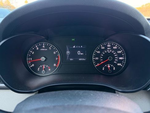 Used 2018 Kia Optima LX w/ 17" Alloy Wheels Package image 3