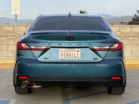 Used 2025 Toyota Camry SE image 10
