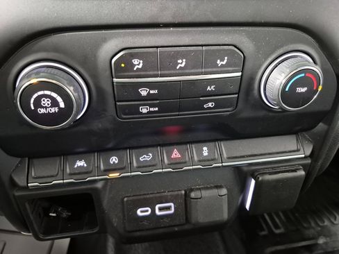 Certified 2022 Chevrolet Silverado 1500 W/T w/ WT Value Package image 21