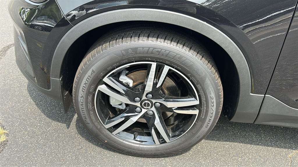 New 2026 Volvo XC40 B5 Core w/ Protection Package Premier AWD/4WD image 8