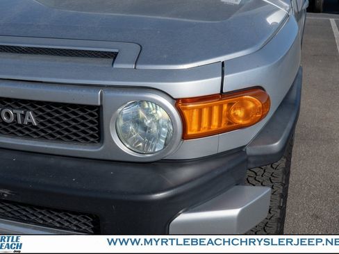 Used 2008 Toyota FJ Cruiser 4WD image 10