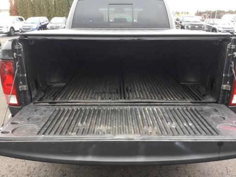 Used 2016 RAM 1500 Classic SLT w/ SLT Plus D←cor Group image 5