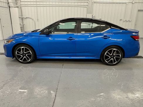 Used 2024 Nissan Sentra SR w/ SR Premium Package image 9