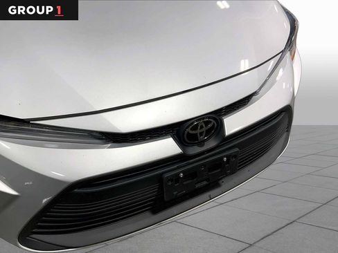Used 2025 Toyota Corolla LE FWD image 30