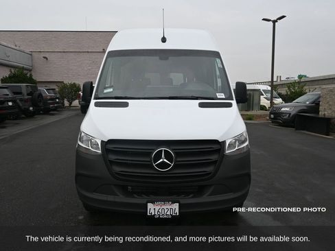 Used 2024 Mercedes-Benz Sprinter 2500 image 34