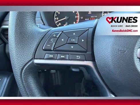 Used 2024 Nissan Altima 2.5 SV image 12