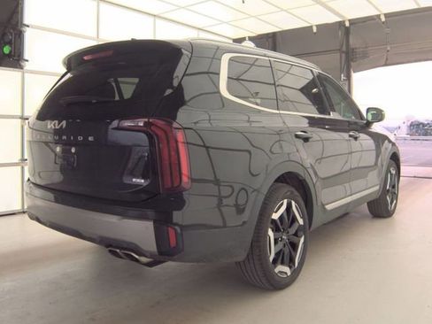 Used 2025 Kia Telluride S image 2