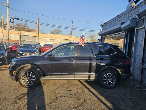 Used 2020 Volkswagen Tiguan SEL image 4
