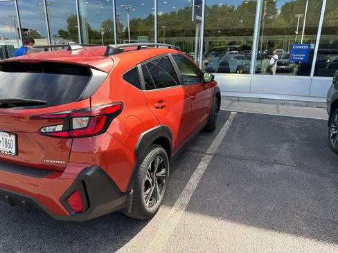 Used 2024 Subaru Crosstrek 2.0i Premium AWD/4WD image 11
