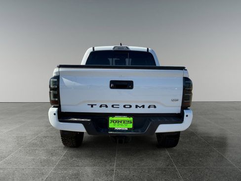 Used 2021 Toyota Tacoma TRD Off-Road w/ Technology Package image 5