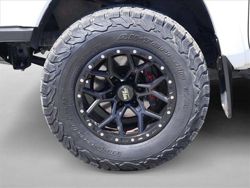 Used 2016 Toyota Tacoma TRD Sport w/ Premium & Technology Package AWD/4WD image 27