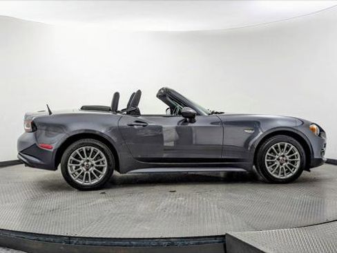 Used 2018 FIAT 124 Spider Classica image 9