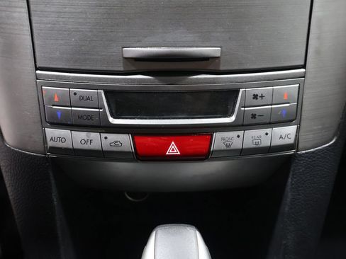 Used 2010 Subaru Outback 2.5i Limited w/ Protection Package 1A AWD/4WD image 26